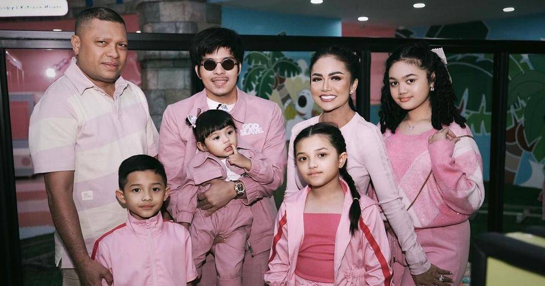 Instagram.com/aurelie.hermansyah